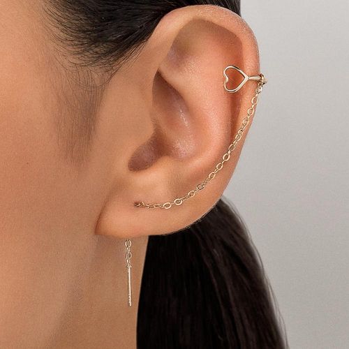 GOLD LOVE CHAIN EAR CUFF