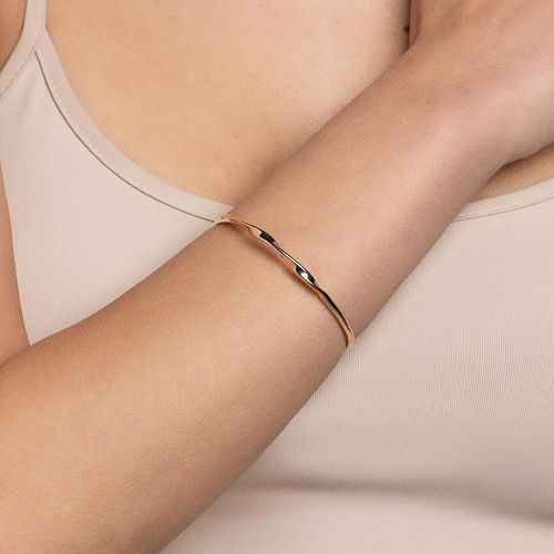 GOLD TWISTED CUFF BRACELET