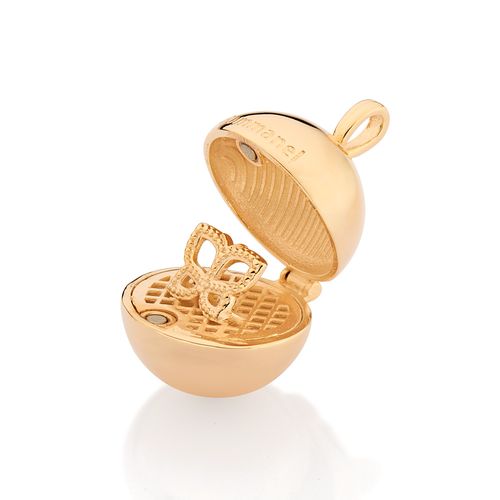 GOLD CIRCLE CAPSULE WITH BUTTERFLY PENDANT